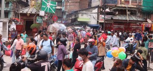 दसैँ नजिकिएसँगै बजारमा उपभोक्ताको घुइँचो