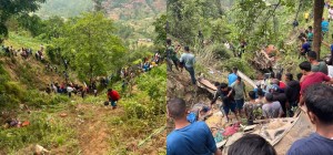 काभ्रे बस दुर्घटनामा ज्यान गुमाएका आठै जनाको पहिचान खुल्यो, रोशी गाउँ शोकमा डुब्यो
