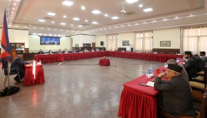 सर्वदलीय बैठक : एमाले अध्यक्ष ओली बैठकबाट बाहिरिए