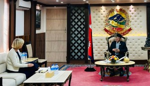 प्रधानमन्त्री प्रचण्ड र बेलायतकी राजदूतबीच भेटघाट 