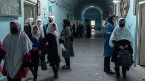 छात्रालाई पनि विद्यालय जान दिने तालिवान सरकारको निर्णय