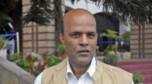 अमरेशको प्रष्टीकरण : सभामुखलाई कपडा खोल्छु भनेकै थिएँ