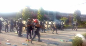 स्पिनिङ उद्योगमा झडप हुँदा प्रहरीले चलायो गोली