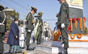 राष्ट्रपतिले गरिन् पृथ्वीनारायणको शालिकमा माल्यार्पण