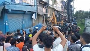 अनधिृकत संरचना हटाउन कोटेश्वरमा महानगरको डोजर