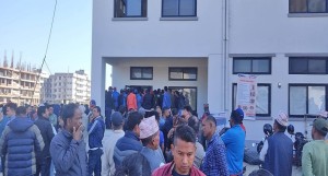 कैलाली ४ मा अर्धकट्टीसहितको मतपत्र भेटिएपछि गणना स्थगित