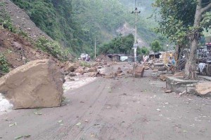 पहिरोका कारण मुग्लिन–काठमाडौं सडक बन्द