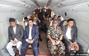 बाढी प्रभावित क्षेत्रमा हिँडेका प्रधानमन्त्री बीचबाटै फर्किए