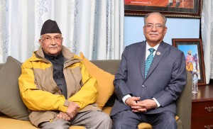 एमाले अध्यक्ष ओलीलाई भेट्न प्रधानमन्त्री प्रचण्ड बालकोटमा 