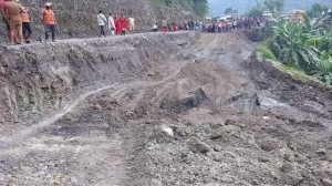 तानसेन बुटवल सडक भासियो, आवागमन बन्द 