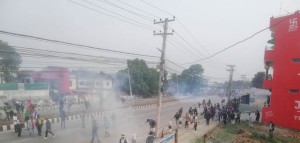 विराटनगरमा भएको विरोध प्रदर्शनमा प्रहरीसहित केही प्रदर्शनकारी घाइते