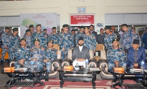 रवि लामिछानेले कार्यक्रममा आफ्ना लागि राखेको छुट्टै सोफा हटाउन लगाए