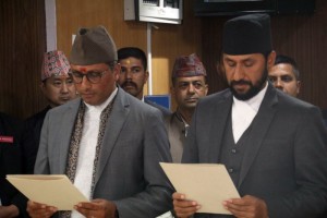 रवि र स्वर्णिमले लिए शपथ, यादव अनुपस्थित