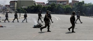 सडकमा सेनाको गस्ती, जरुरी काम बाहेक घरबाहिर ननिस्कन आग्रह