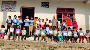 दार्चुलामा विद्यार्थीले पाए भर्नासँगै पाठ्यपुस्तक
