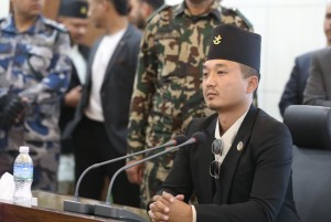 गृहमन्त्री सुदन गुरुङको राजीनामा, निष्पक्ष छानबिनको माग