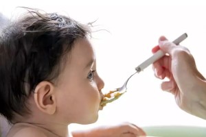 २ वर्षभन्दा कम उमेरका बालबालिकालाई यी ६ खानेकुरा नदिन चिकित्सकको सुझाव