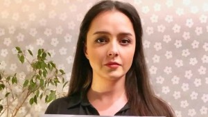 चर्चित इरानी अभिनेत्री अलिदोस्ती पक्राउ