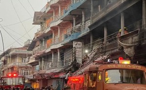 चितवनमा आगलागी, ६ वटा पसल जलेर नष्ट