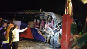 चार सवारी साधन एकापसमा ठोक्किए : एक जनाको मृत्यु, २२ घाइते