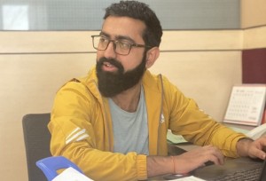 स्टान्डप कमेडियन अपूर्व सिंह पक्राउ