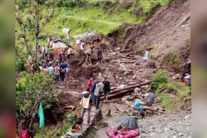बैतडीमा पहिरोमा परेर आमा छोराको ज्यान गयो, तीन जना घाइते