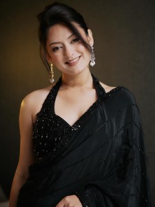 गृहमन्त्रीको राजीनामापछि सेलिब्रेटी प्रतिक्रिया, वर्षा राउतको व्यङ्ग्यात्मक स्टाटस भाइरल