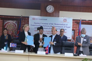 नेपाली नर्स बेलायत पठाउने बाटो खुल्यो, श्रम सम्झौतामा हस्ताक्षर