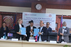 नेपाली नर्स बेलायत पठाउने बाटो खुल्यो, श्रम सम्झौतामा हस्ताक्षर