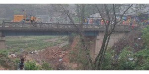 १८ घन्टा अवरूद्ध भएको पृथ्वी राजमार्ग एकतर्फी रूपमा खुल्यो