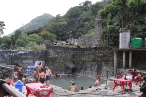 पदयात्रीको ‘रिफ्रेस सेन्टर’ भुरुङ–तातोपानी