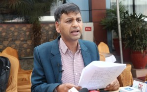 प्रचण्ड र आरजुको भेटप्रति एमाले नेताको टिप्पणीः  सत्ता बाँडफाँटको भद्दा झल्को