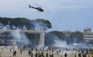 ब्राजिलमा संसद र राष्ट्रपति भवनमाथि आक्रमण गर्नेलाई पक्राउ गर्न आदेश