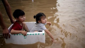 जलवायु परिवर्तनका कारण विश्वका एक अर्ब बालबालिका उच्च जोखिममा