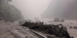 नेपालका दुई नदीको दोभानमा बन्यो विशाल ‘ताल’, ३ दिनभित्र फुट्ने जोखिम