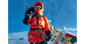 सोह्र वर्षीया चिनियाँ युवतीले गरिन् सगरमाथाको सफल आरोहण