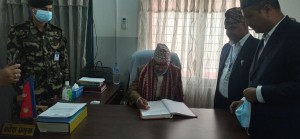सुदूरपश्चिमका नवनियुक्त प्रदेश प्रमुखले गरे पदभार ग्रहण