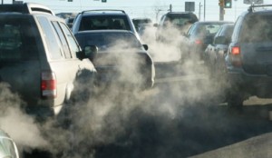 अत्याधिक धूवाँ फाल्ने १३ सवारी कारबाहीमा