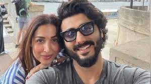 अर्जुन कपूरले पेरिसमा मलाइका अरोरासँग इन्गेजमेन्ट गर्ने