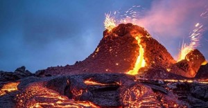 इन्डोनेसियाको सेमेरु पर्वतमा ज्वालामुखी विस्फोट, ज्वालामुखीले भयावह स्थिति निम्तिन सक्ने चेतावनी