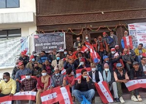 देउवाको गृह जिल्लाका सभापति मल्लको टोलीले थाल्यो सानेपामा रिले अनसन