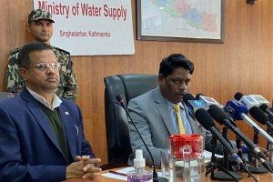 मन्त्री खानले सार्वजनिक गरे  टोल फ्रि नम्बरः ११७१ मा फोन गरेर गुनासो सुनाउन पाइने