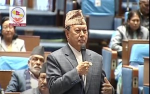 प्रेम आचार्यका छोरीहरुलाई स्नातकसम्म निःशुल्क पढाउने कांग्रेस सांसद बस्नेतको घोषणा