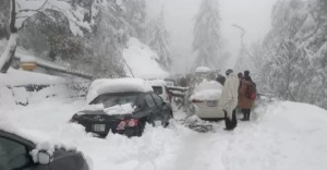 पाकिस्तानमा भारी वर्षा र हिमपातमा परी ४१ को मृत्यु, सयौँ विस्थापित