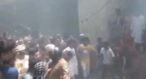 पाकिस्तानका दर्जनौं चर्चहरुमा आगजनी र तोडफोड