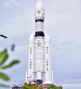 भारतले आज विशाल रकेट चन्द्रमातर्फ प्रक्षेपण गर्दै