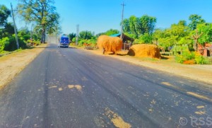 नारायणपुर-राजपुर खण्ड नबन्दा हुलाकी सडक अधुरो