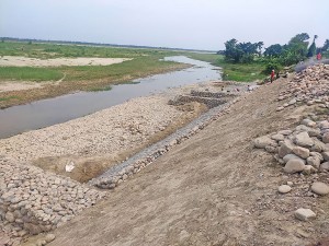 रौतहटमा नदीमा नुहाउन गएका तीन बालबालिका बेपत्ता, प्रहरीद्वारा तीव्र खोजी अभियान