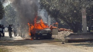 रौतहटमा कर्फ्यू - दुई समुदायबीच झडप उग्र