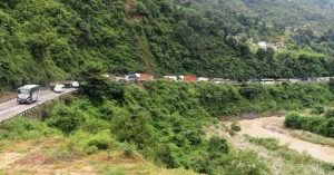 नागढुङ्गा–नौबिसे सडक खण्डमा एकतर्फी गाडी सञ्चालन